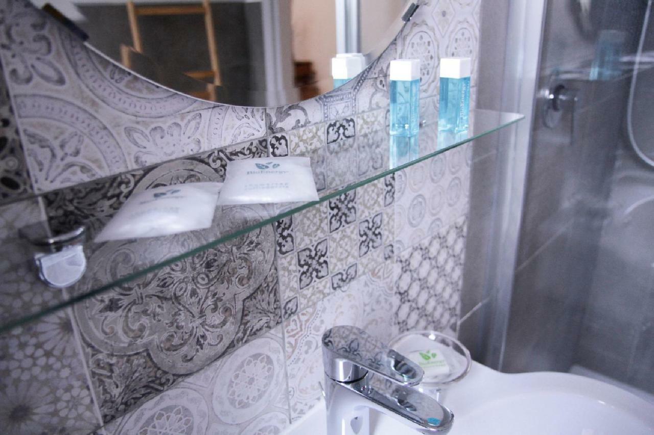 Hoa Rome Hotel Bagian luar foto